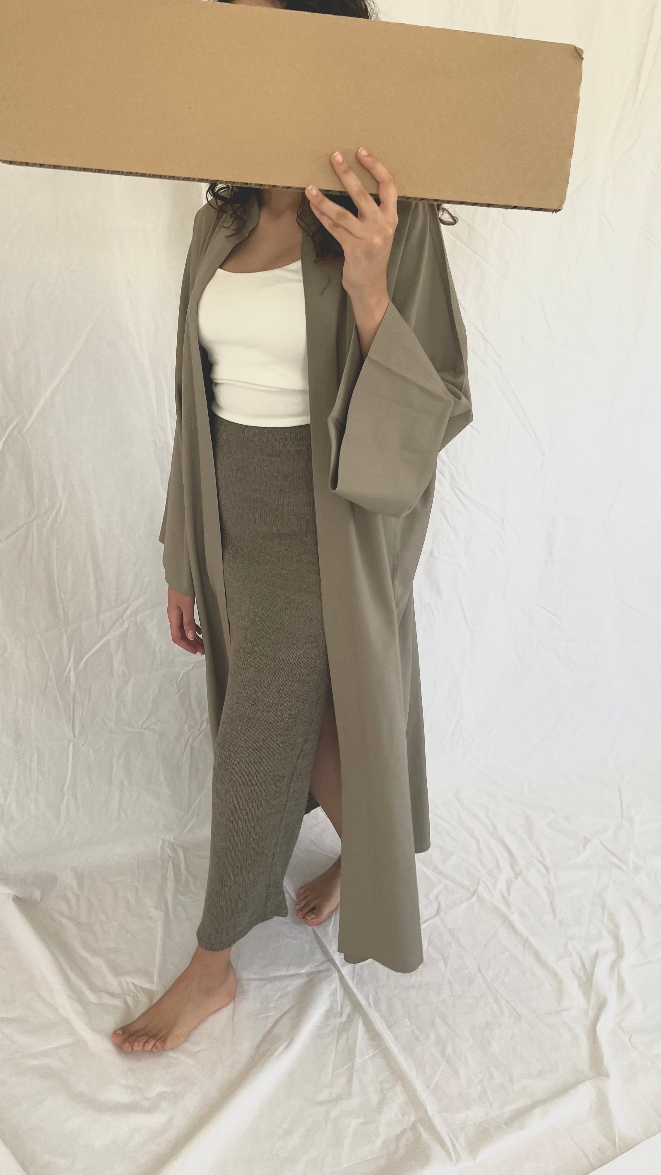 ａ   ｌｉｎｅｎ   ｃａｒｄｉｇａｎ
